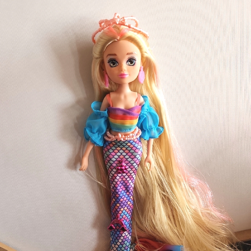 Mermaid High Deluxe Finly Doll